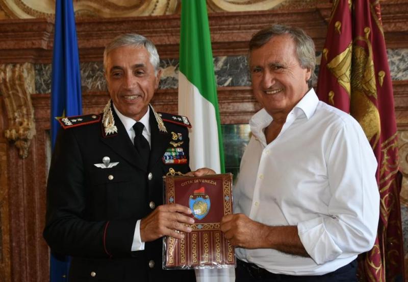 Il Sindaco Brugnaro Riceve A Ca Farsetti Il Comandante Della Legione